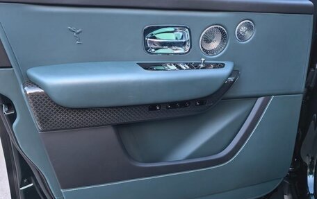 Rolls-Royce Cullinan, 2021 год, 38 000 000 рублей, 12 фотография