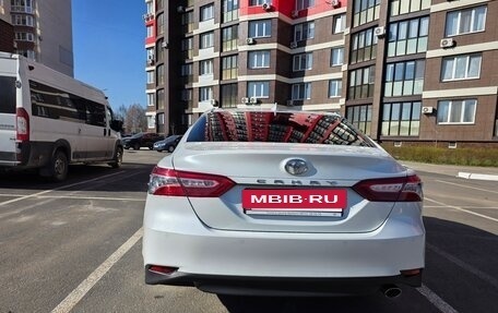 Toyota Camry, 2022 год, 3 870 000 рублей, 6 фотография