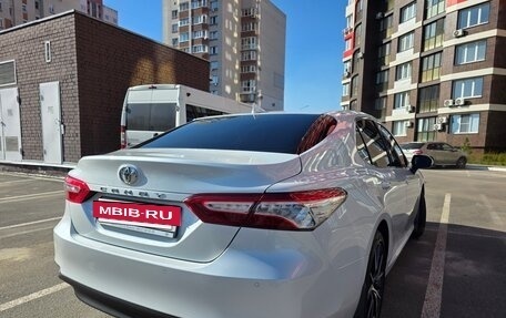 Toyota Camry, 2022 год, 3 870 000 рублей, 7 фотография