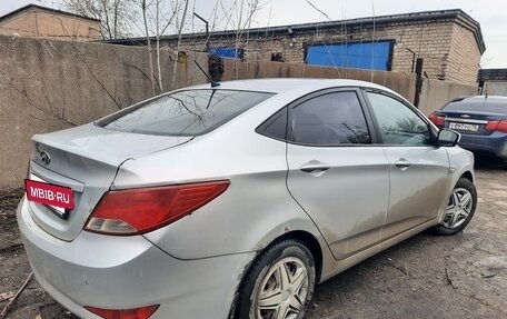 Hyundai Solaris II рестайлинг, 2015 год, 540 000 рублей, 3 фотография