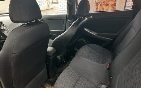 Hyundai Solaris II рестайлинг, 2015 год, 540 000 рублей, 7 фотография