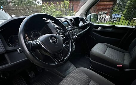 Volkswagen Caravelle T6 рестайлинг, 2016 год, 2 000 000 рублей, 8 фотография