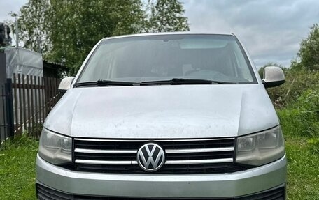 Volkswagen Caravelle T6 рестайлинг, 2016 год, 2 000 000 рублей, 3 фотография