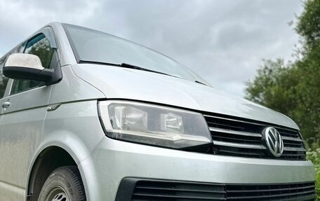 Volkswagen Caravelle T6 рестайлинг, 2016 год, 2 000 000 рублей, 4 фотография