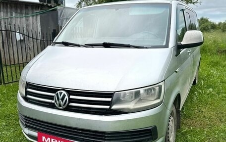 Volkswagen Caravelle T6 рестайлинг, 2016 год, 2 000 000 рублей, 2 фотография