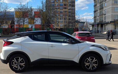 Toyota C-HR I рестайлинг, 2021 год, 3 300 000 рублей, 14 фотография