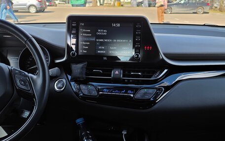 Toyota C-HR I рестайлинг, 2021 год, 3 300 000 рублей, 7 фотография