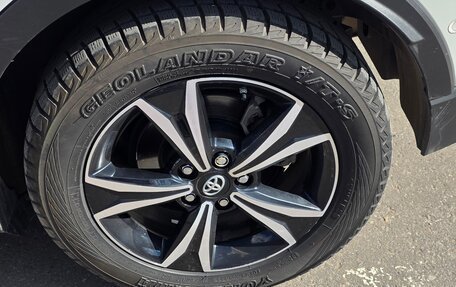 Toyota C-HR I рестайлинг, 2021 год, 3 300 000 рублей, 5 фотография