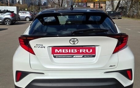 Toyota C-HR I рестайлинг, 2021 год, 3 300 000 рублей, 16 фотография