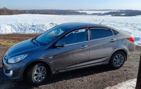 Hyundai Solaris II рестайлинг, 2013 год, 730 000 рублей, 2 фотография