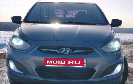 Hyundai Solaris II рестайлинг, 2013 год, 730 000 рублей, 4 фотография