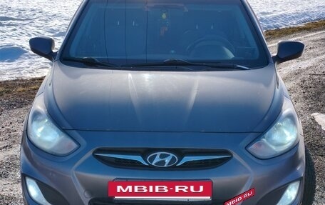 Hyundai Solaris II рестайлинг, 2013 год, 730 000 рублей, 5 фотография