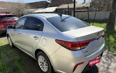 KIA Rio IV, 2019 год, 1 370 000 рублей, 4 фотография