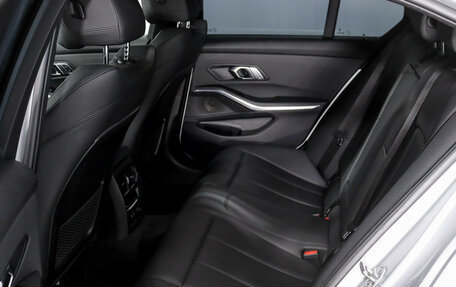 BMW 3 серия, 2019 год, 3 200 000 рублей, 28 фотография