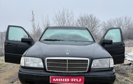 Mercedes-Benz C-Класс, 1993 год, 450 000 рублей, 1 фотография