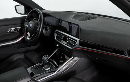 BMW 3 серия, 2019 год, 3 200 000 рублей, 31 фотография