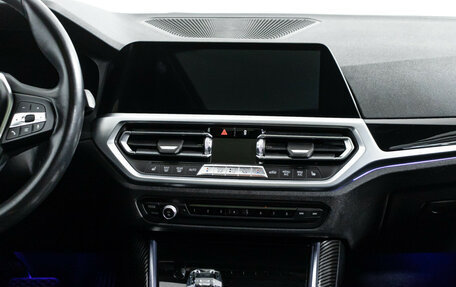 BMW 3 серия, 2019 год, 3 200 000 рублей, 39 фотография