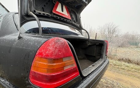 Mercedes-Benz C-Класс, 1993 год, 450 000 рублей, 4 фотография