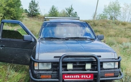 Nissan Terrano II рестайлинг, 1989 год, 370 000 рублей, 4 фотография