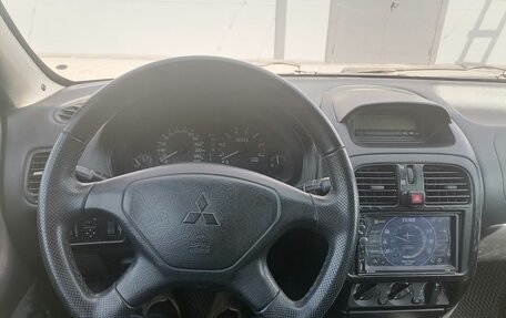 Mitsubishi Carisma I, 2002 год, 280 000 рублей, 9 фотография