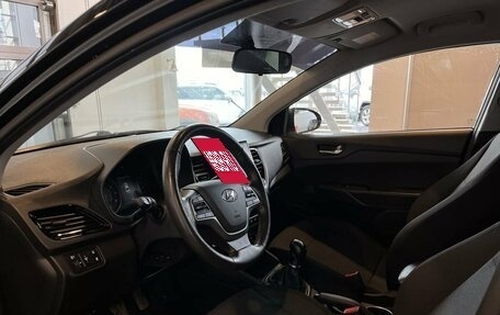 Hyundai Solaris II рестайлинг, 2021 год, 1 625 000 рублей, 22 фотография