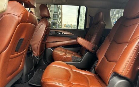 Cadillac Escalade IV, 2019 год, 3 800 000 рублей, 23 фотография
