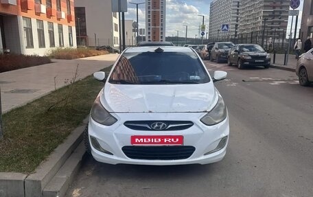 Hyundai Solaris II рестайлинг, 2012 год, 490 000 рублей, 1 фотография