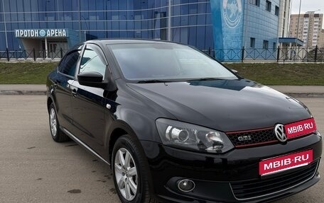 Volkswagen Polo VI (EU Market), 2013 год, 900 000 рублей, 1 фотография