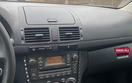 Toyota Avensis III рестайлинг, 2007 год, 650 000 рублей, 17 фотография