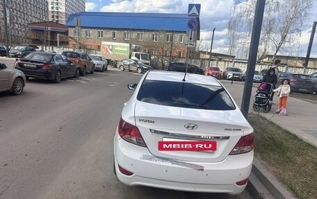 Hyundai Solaris II рестайлинг, 2012 год, 490 000 рублей, 3 фотография