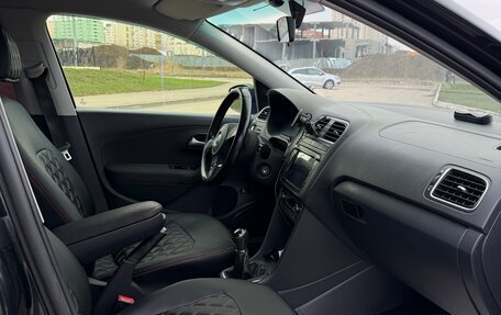 Volkswagen Polo VI (EU Market), 2013 год, 900 000 рублей, 14 фотография