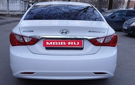Hyundai Sonata VI, 2011 год, 1 150 000 рублей, 2 фотография