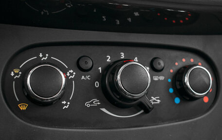 Renault Logan II, 2018 год, 1 120 000 рублей, 16 фотография