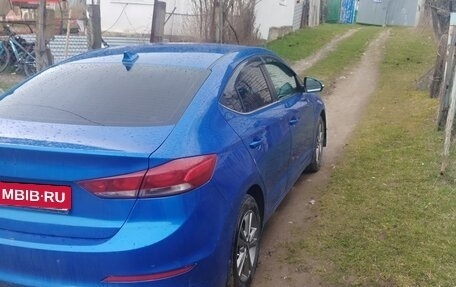 Hyundai Elantra VI рестайлинг, 2018 год, 1 120 000 рублей, 4 фотография