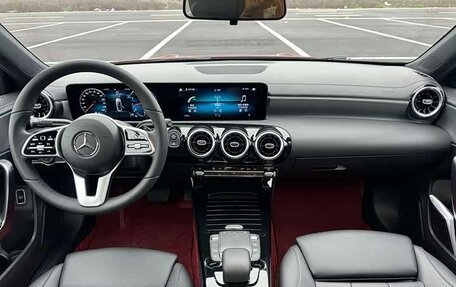 Mercedes-Benz A-Класс, 2021 год, 1 750 000 рублей, 9 фотография