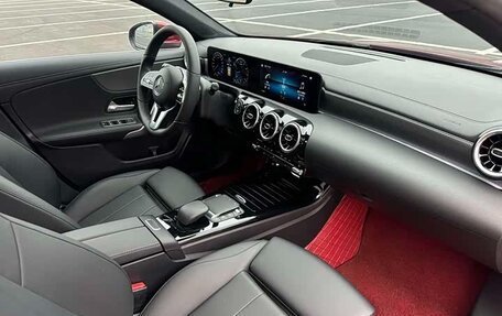 Mercedes-Benz A-Класс, 2021 год, 1 750 000 рублей, 10 фотография