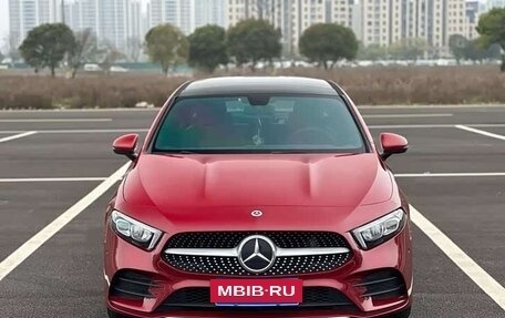 Mercedes-Benz A-Класс, 2021 год, 1 750 000 рублей, 2 фотография
