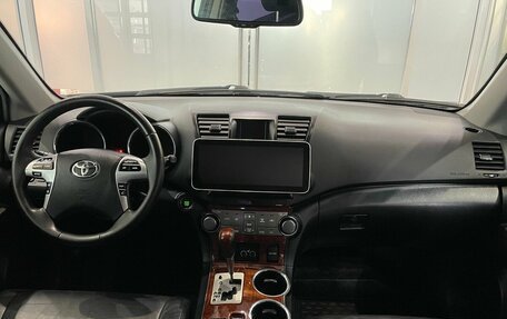 Toyota Highlander III, 2011 год, 1 699 000 рублей, 5 фотография