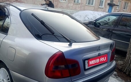 Mitsubishi Carisma I, 2001 год, 320 000 рублей, 1 фотография