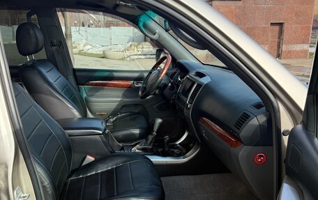 Toyota Land Cruiser Prado 120 рестайлинг, 2004 год, 1 350 000 рублей, 8 фотография