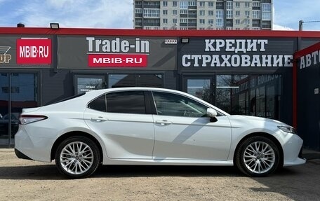 Toyota Camry, 2019 год, 2 500 000 рублей, 13 фотография