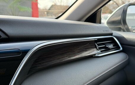 Toyota Camry, 2019 год, 2 500 000 рублей, 22 фотография