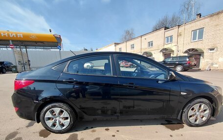 Hyundai Solaris II рестайлинг, 2015 год, 740 000 рублей, 2 фотография