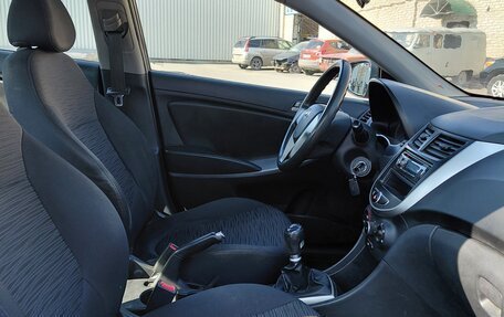 Hyundai Solaris II рестайлинг, 2015 год, 740 000 рублей, 8 фотография