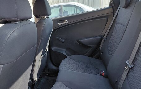 Hyundai Solaris II рестайлинг, 2015 год, 740 000 рублей, 6 фотография