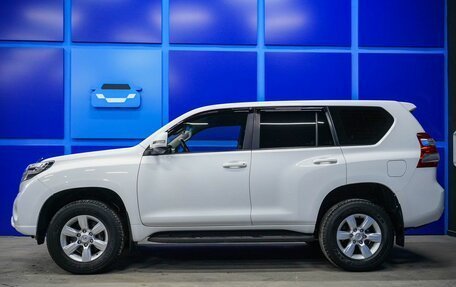 Toyota Land Cruiser Prado 150 рестайлинг 2, 2014 год, 3 990 000 рублей, 3 фотография