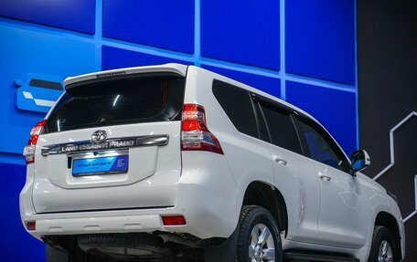 Toyota Land Cruiser Prado 150 рестайлинг 2, 2014 год, 3 990 000 рублей, 6 фотография