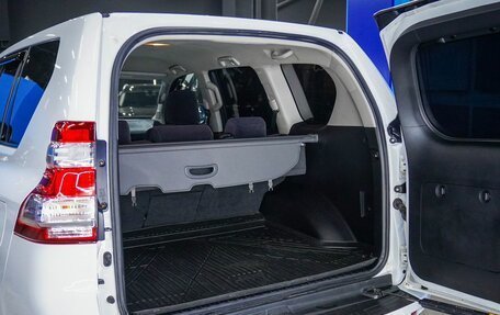 Toyota Land Cruiser Prado 150 рестайлинг 2, 2014 год, 3 990 000 рублей, 9 фотография