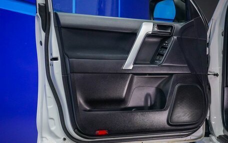 Toyota Land Cruiser Prado 150 рестайлинг 2, 2014 год, 3 990 000 рублей, 15 фотография