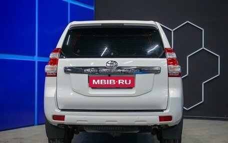 Toyota Land Cruiser Prado 150 рестайлинг 2, 2014 год, 3 990 000 рублей, 8 фотография